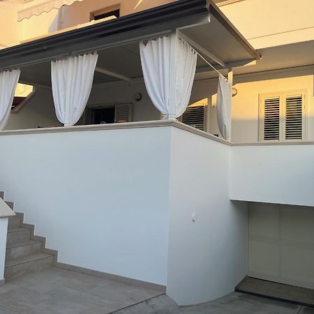 Villa Ticia A 100 Metri Dalla Spiaggia Con Parcheggio Privato Lido Marini Eksteriør bilde